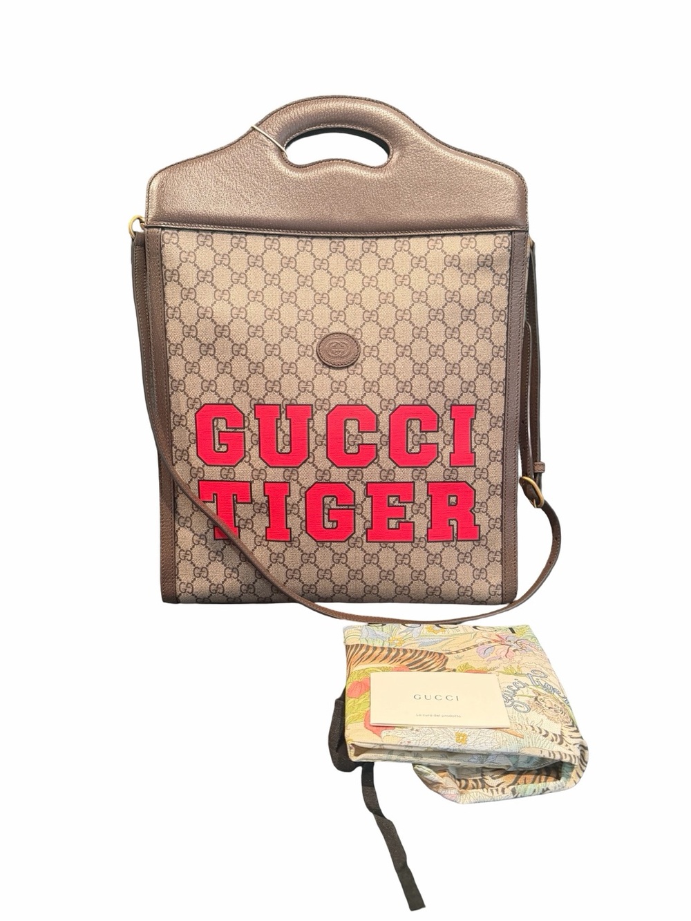 Unworn/unused Gucci Tiger Tote GG Supreme Vertical Bag